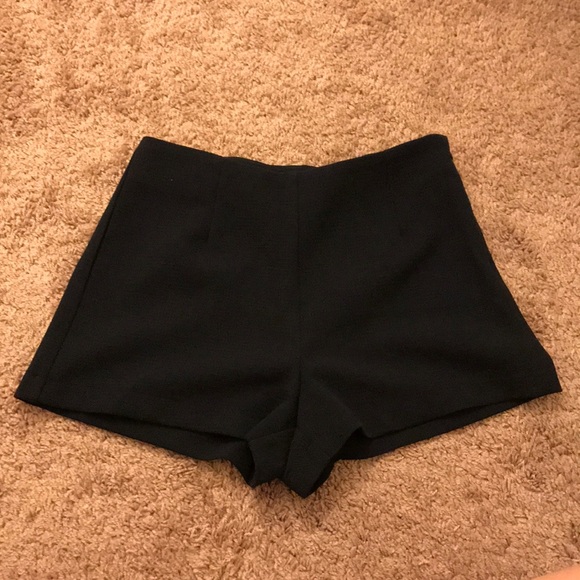 Kendall & Kylie Pants - Kendall & Kylie black shorts